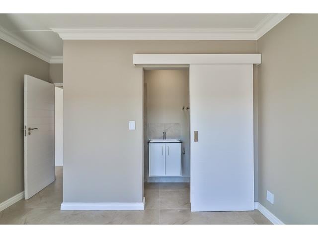 2 Bedroom Property for Sale in Waves Edge Western Cape